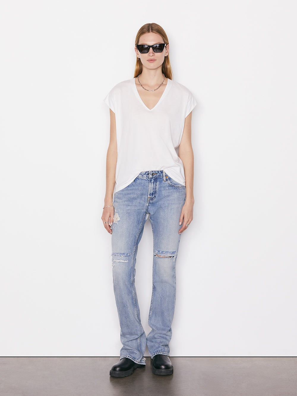 Frame - Le Mid Size V  Neck Tee - Blanc