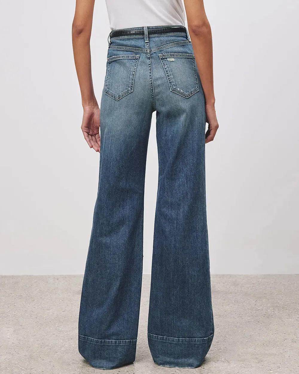 Nadege Wide Leg Jean in Classic Wash