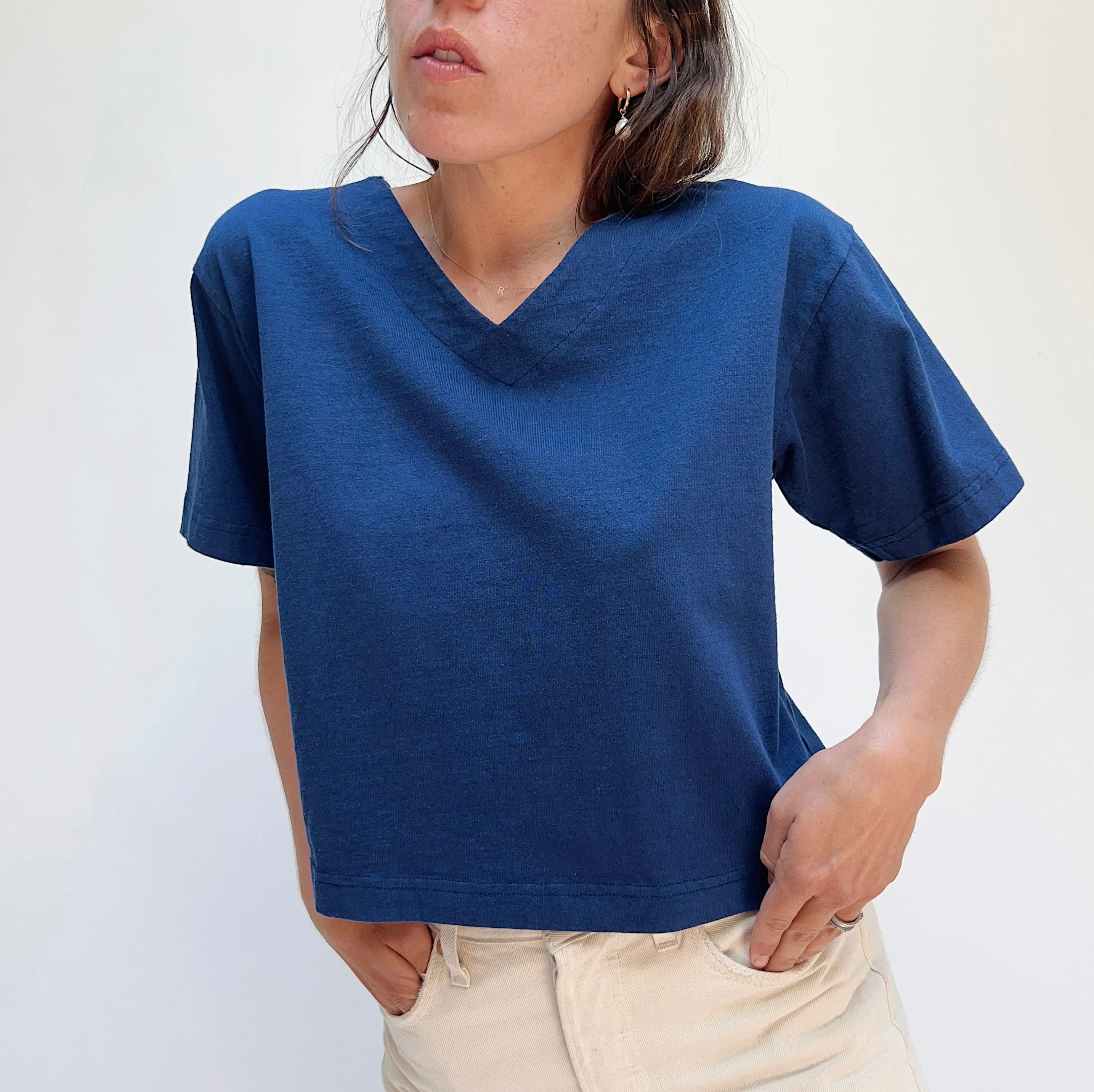 Pacific Cotton | Crop V-Neck in Blueberry