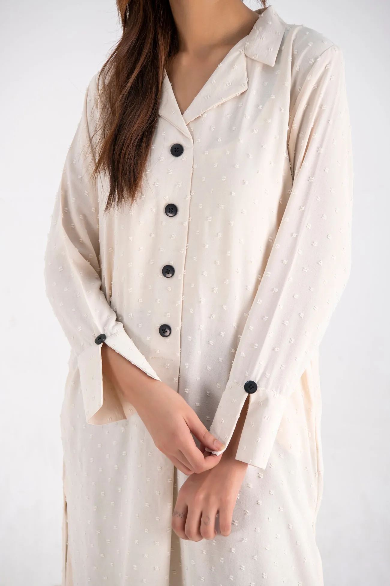 TEXTURED COLLAR SHIRT